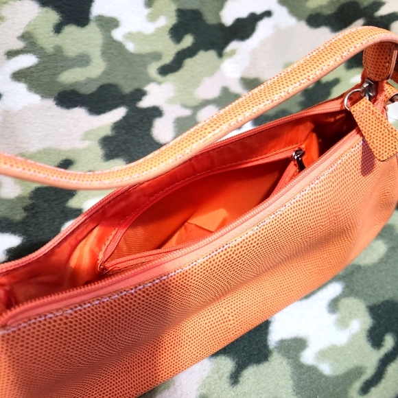 Peach Purse - Picture 9 of 12